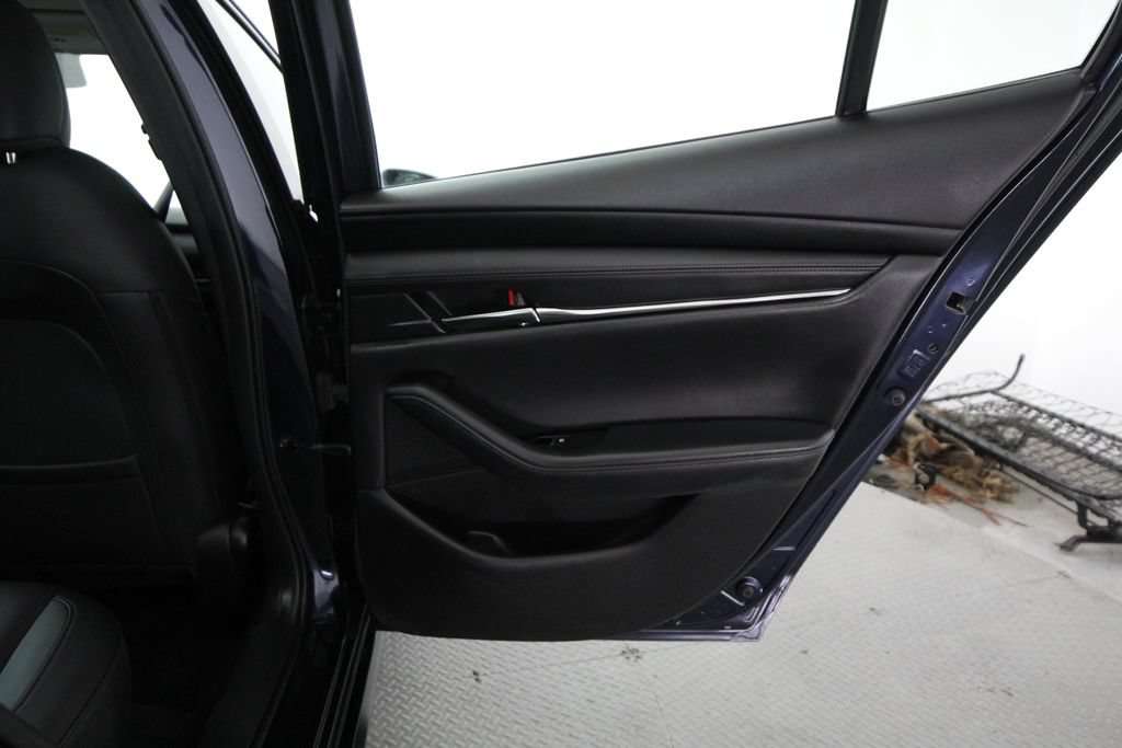 Used 2019 MAZDA MAZDA3 Sedan w/ Preferred Package FWD image 38