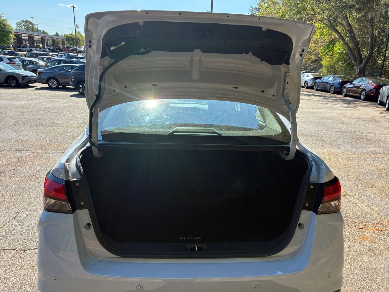 Used 2025 Nissan Versa SV image 32