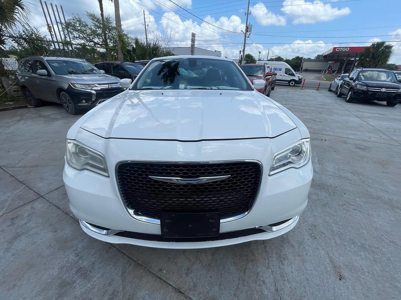 Used 2015 Chrysler 300 Limited RWD image 1
