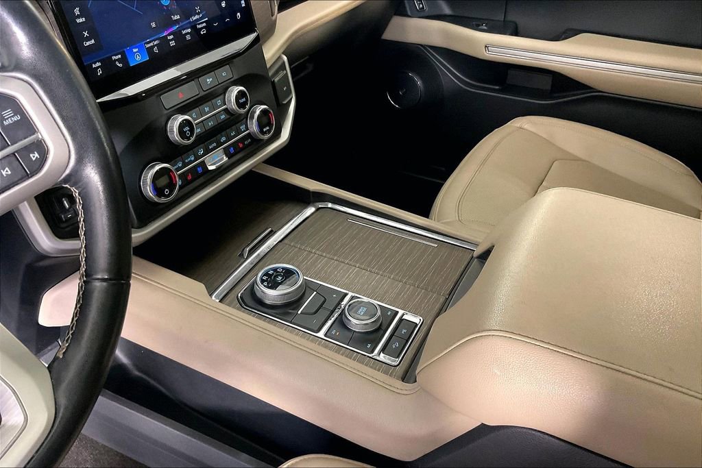 Used 2023 Ford Expedition Max Limited image 19