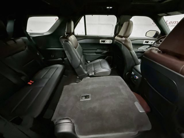 Used 2020 Ford Explorer Platinum w/ Premium Technology Package AWD/4WD image 30