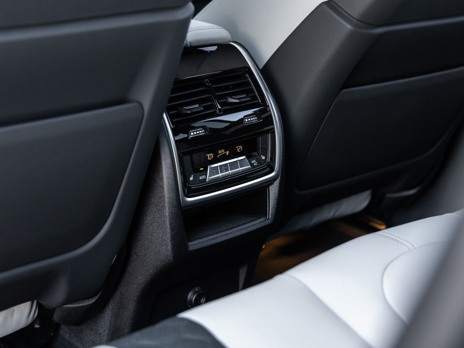 Used 2025 BMW X6 M Competition w/ Executive Package image 38