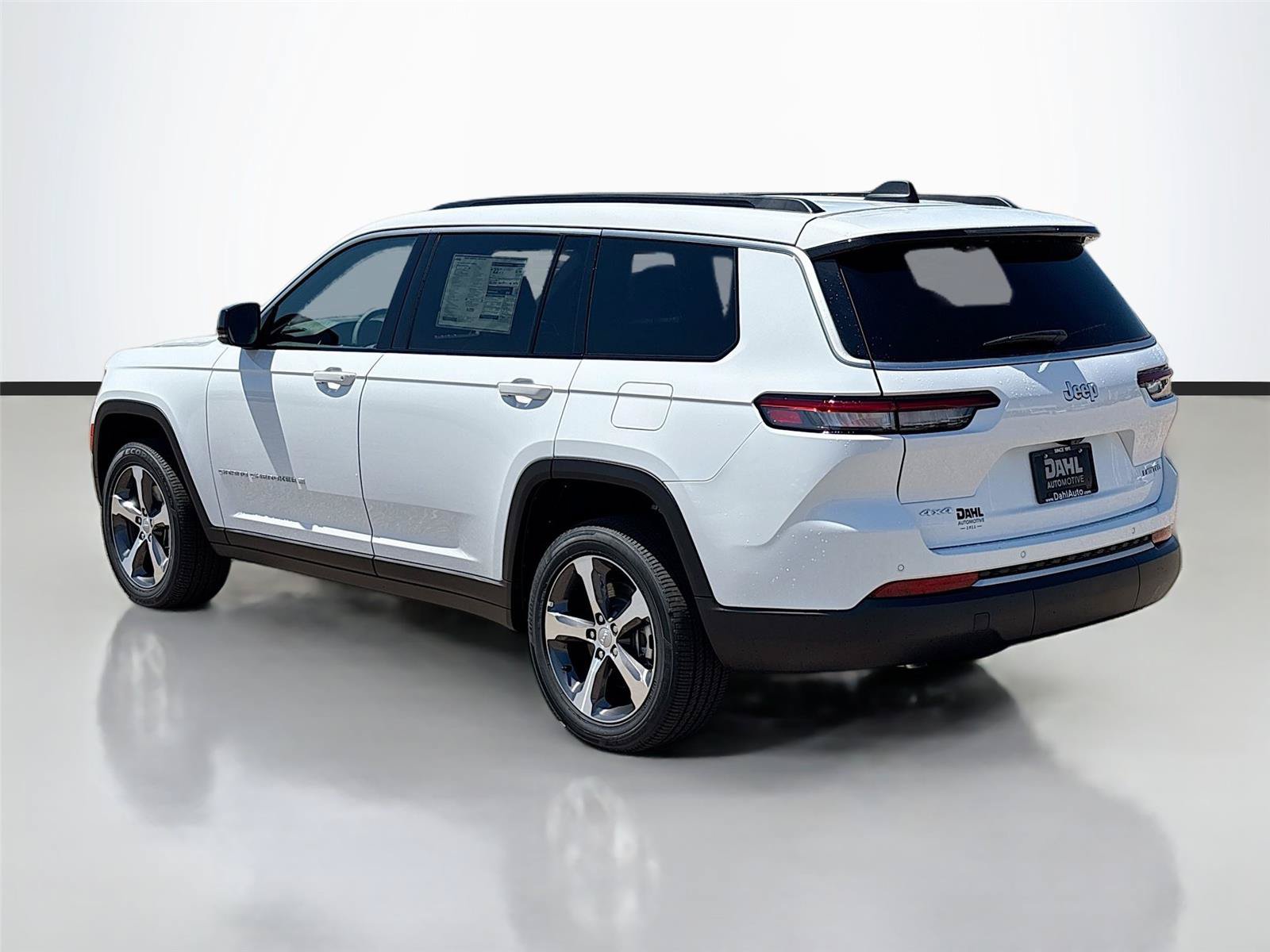New 2026 Jeep Grand Cherokee L Limited AWD/4WD image 10
