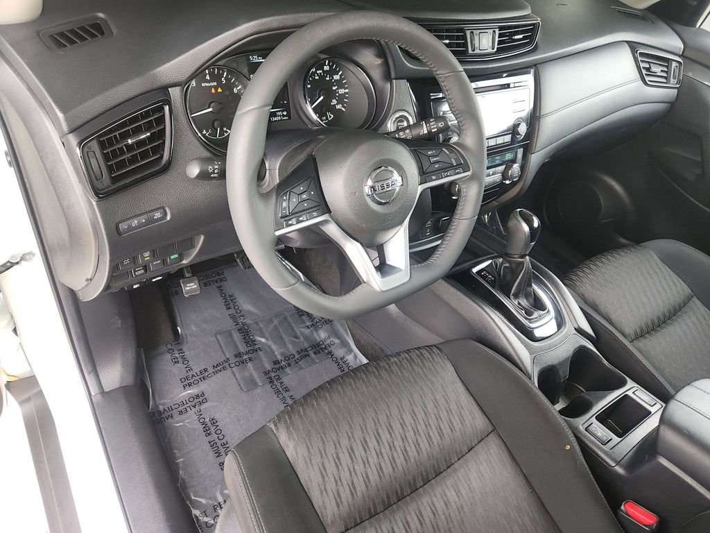 Used 2017 Nissan Rogue SV AWD/4WD image 11