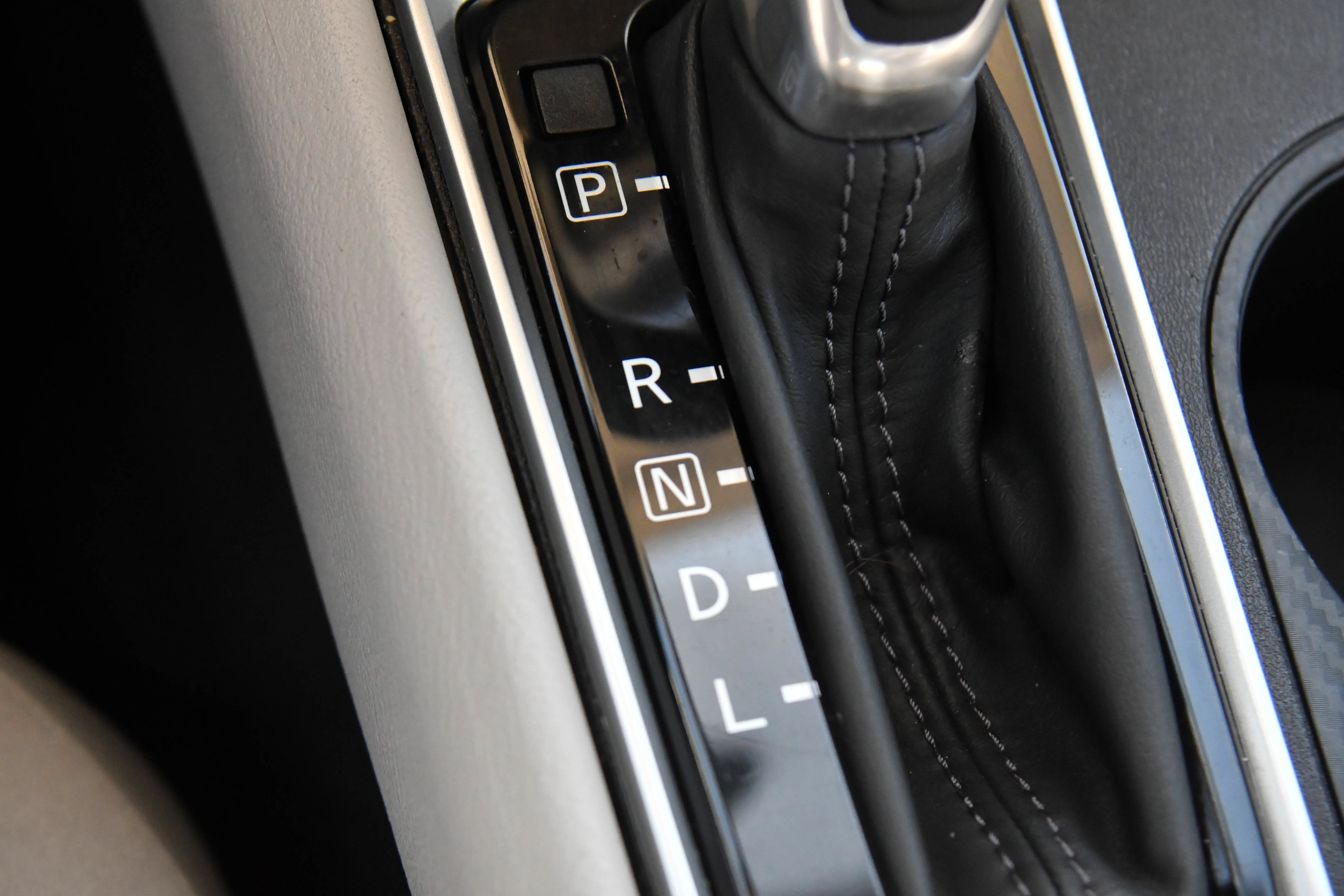 Used 2025 Nissan Altima 2.5 SV FWD image 25