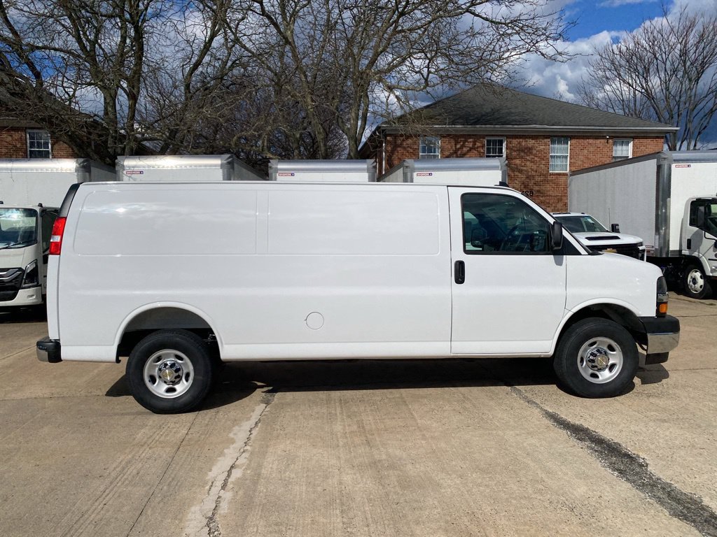 New 2026 Chevrolet Express 2500 Extended w/ Driver Convenience Package RWD image 2