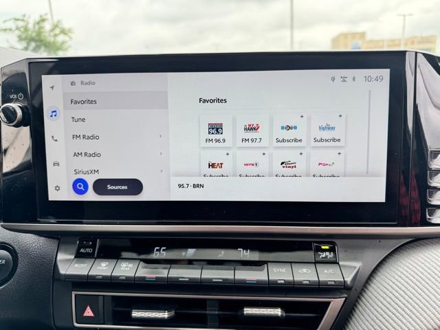 Used 2025 Toyota Camry SE w/ Multimedia Upgrade Package FWD image 25