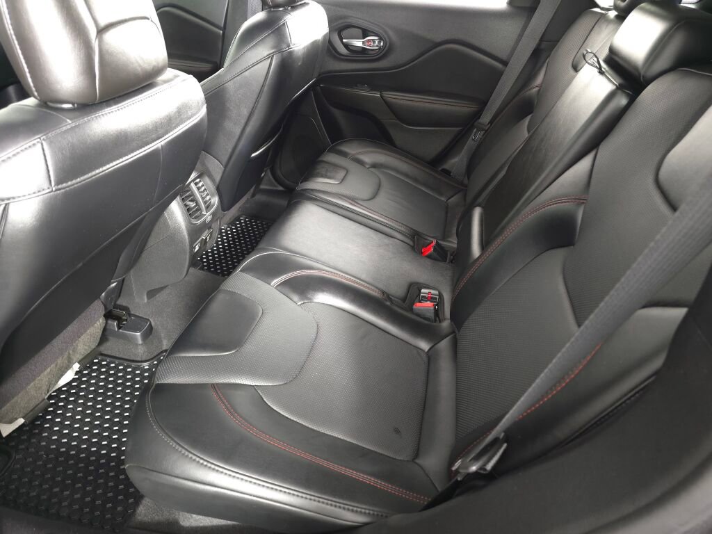 Used 2022 Jeep Cherokee Trailhawk w/ Premium Leather Package image 11