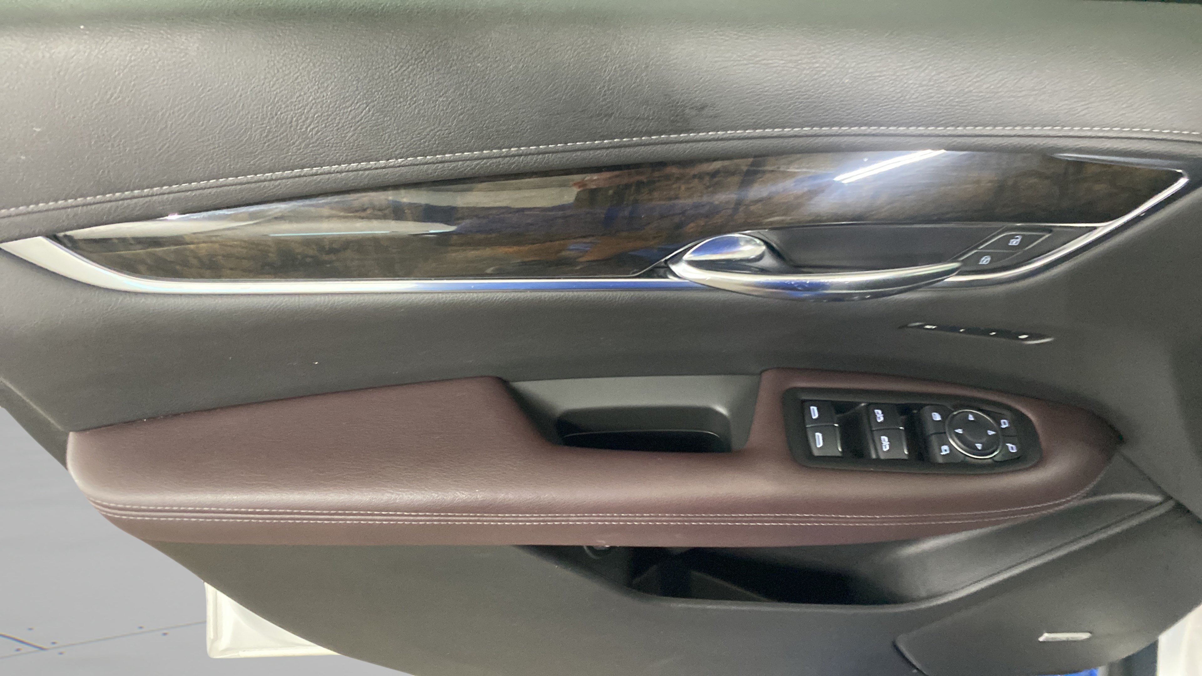 Used 2020 Cadillac XT6 Premium Luxury FWD image 10