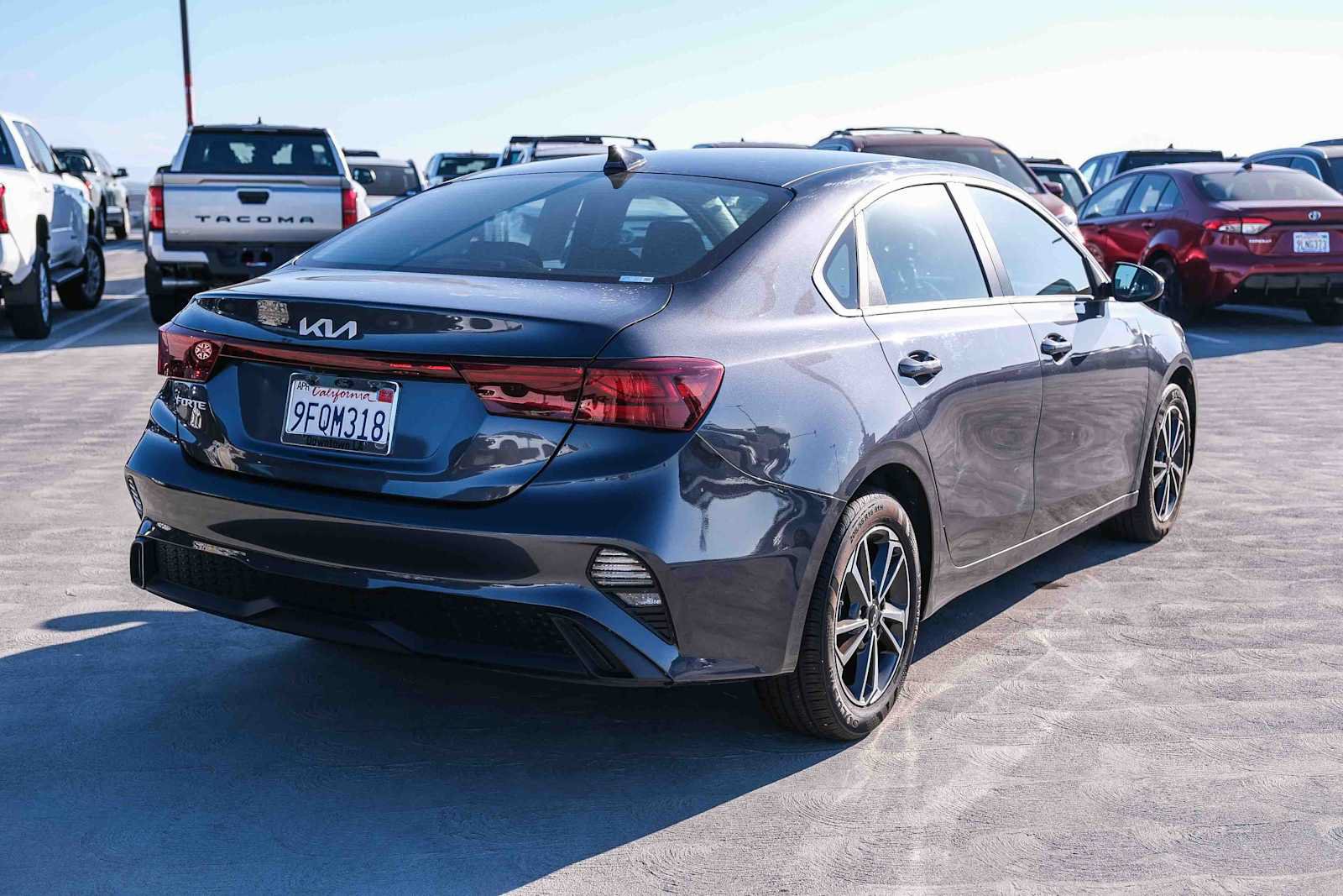Used 2023 Kia Forte LXS FWD image 4