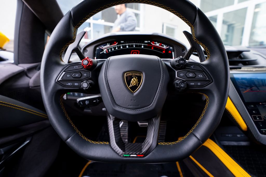 Used 2024 Lamborghini Revuelto AWD/4WD image 49