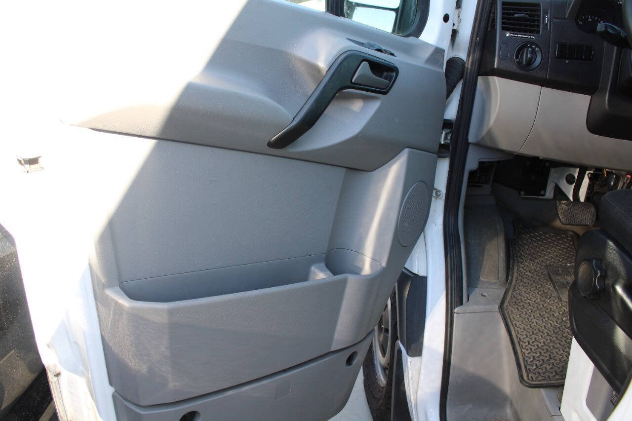 Used 2018 Mercedes-Benz Sprinter 2500 image 9
