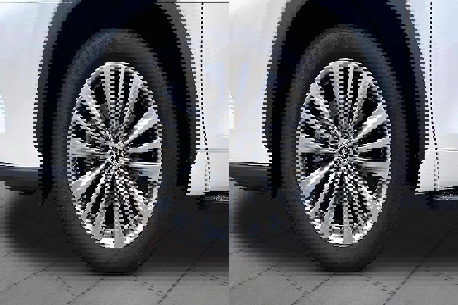 Used 2021 Toyota Highlander Platinum image 10