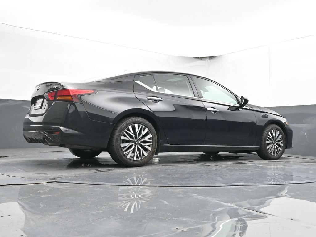 Used 2024 Nissan Altima 2.5 SV w/ SV Premium Package FWD image 23