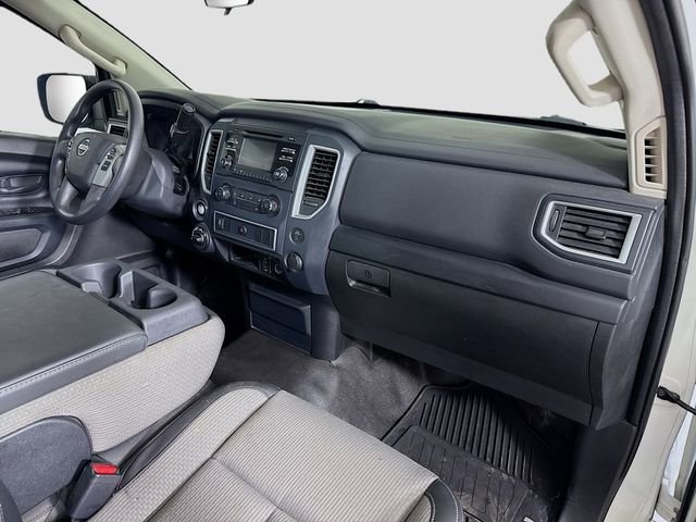 Used 2017 Nissan Titan S image 23
