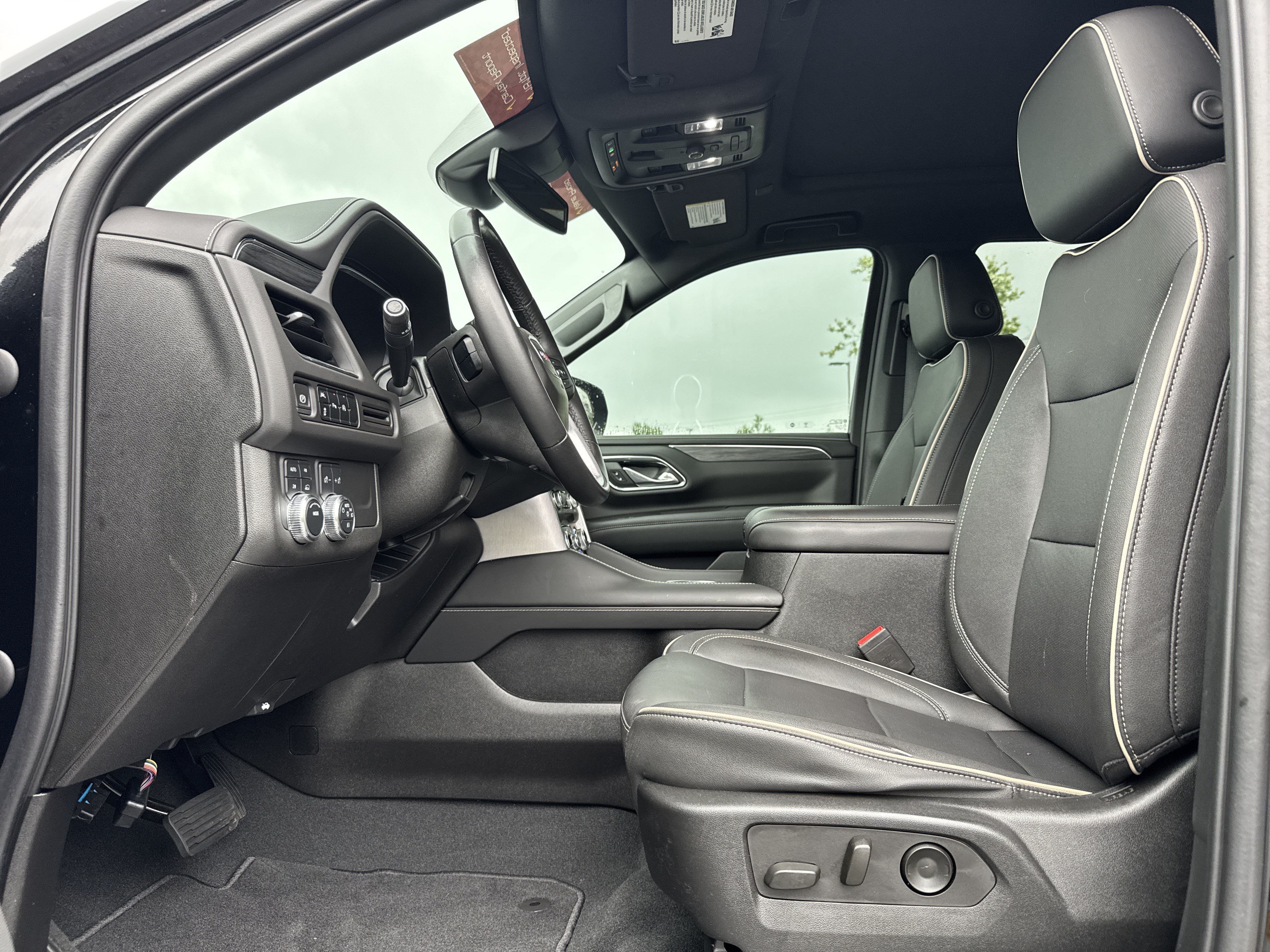 Used 2023 GMC Yukon SLT AWD/4WD image 16