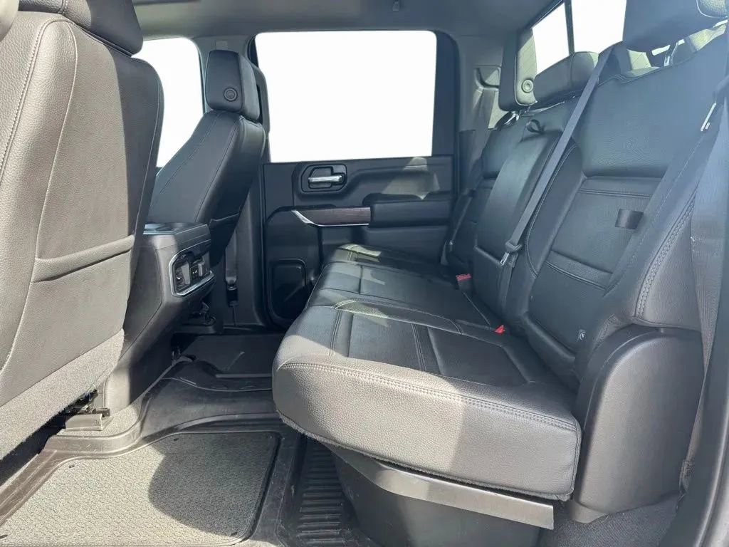 Used 2022 GMC Sierra 3500 Denali w/ Denali Black Diamond Edition image 20