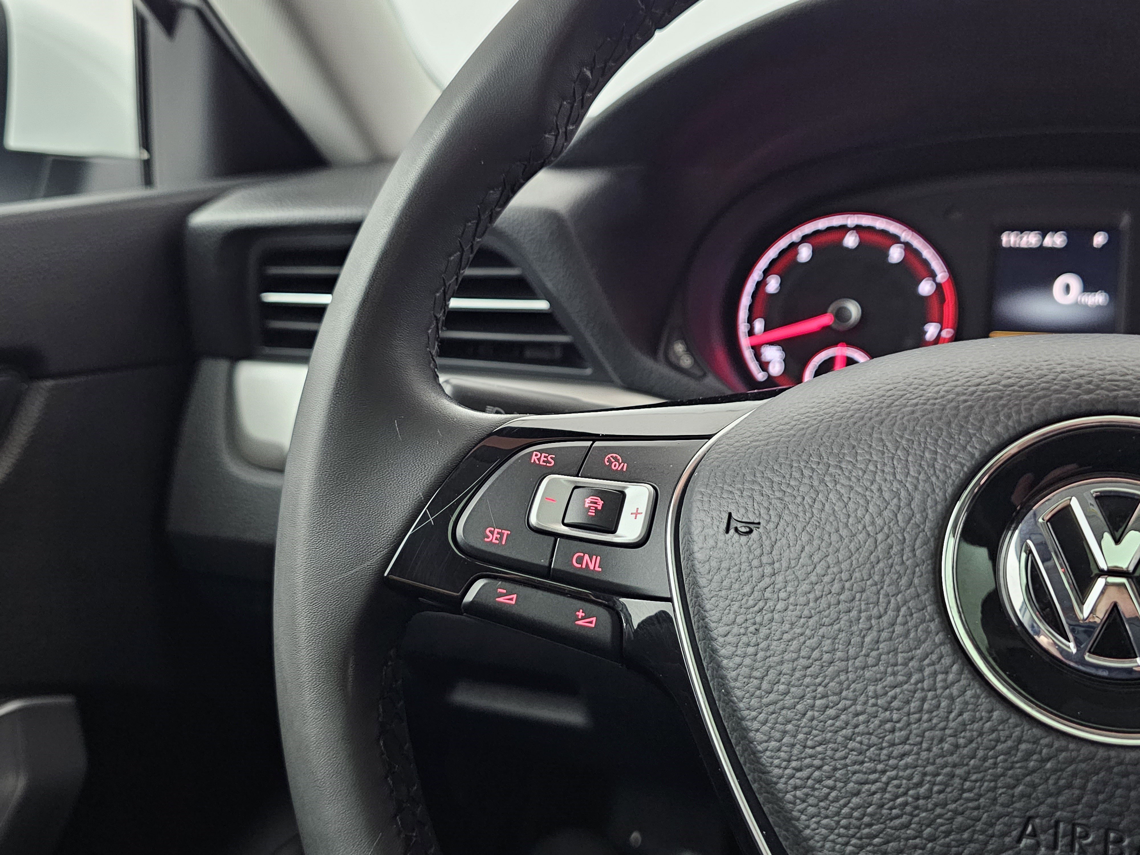 Used 2021 Volkswagen Passat 2.0T SE image 38