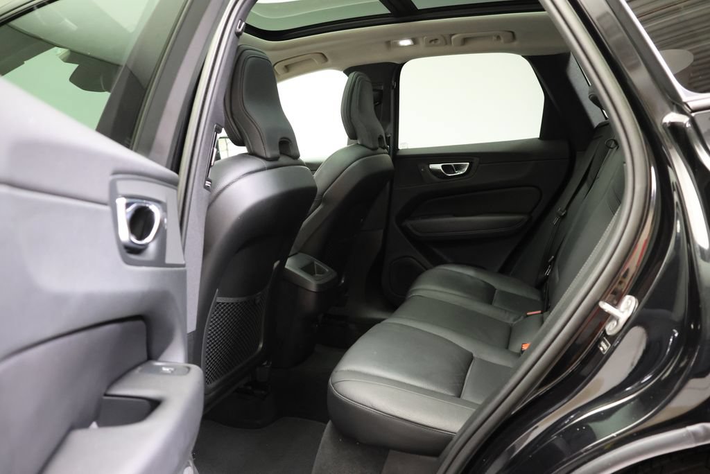 Used 2023 Volvo XC60 B5 Plus w/ Protection Package Premier AWD/4WD image 35
