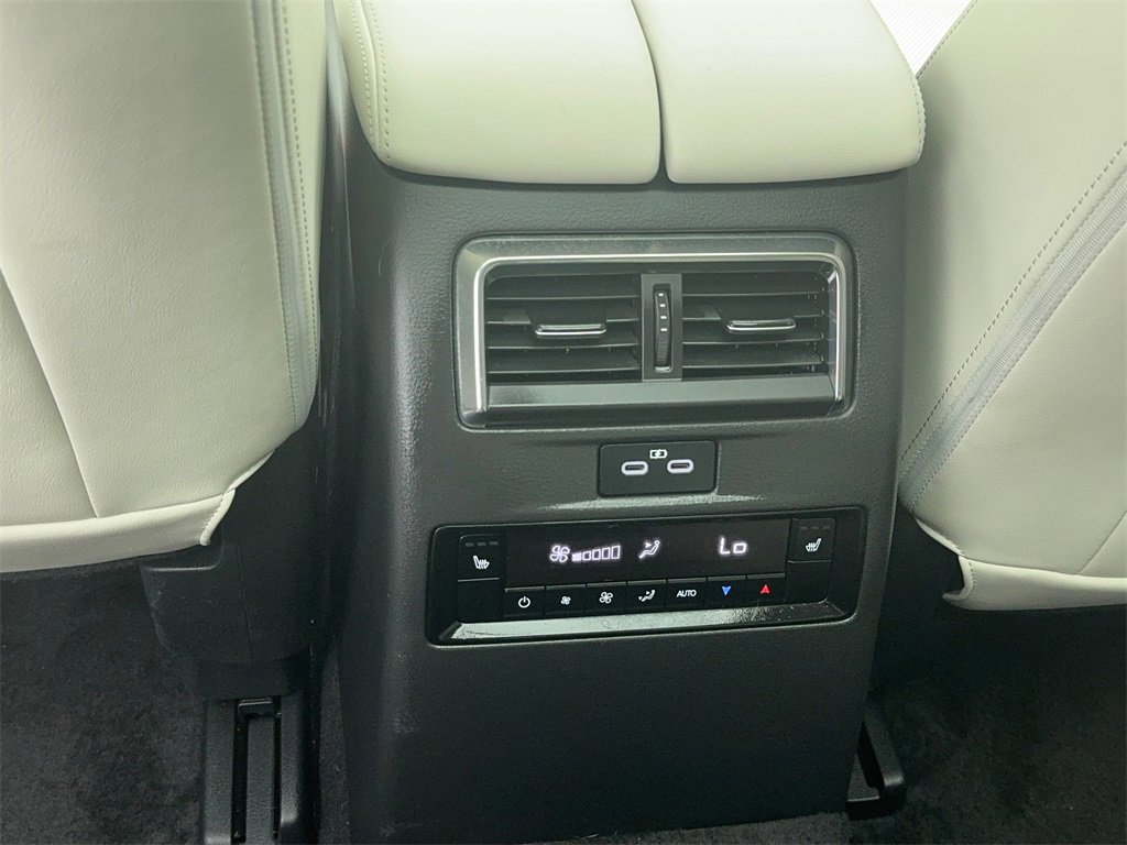 Used 2024 MAZDA CX-90 3.3 Turbo w/ Premium Plus Pkg image 40