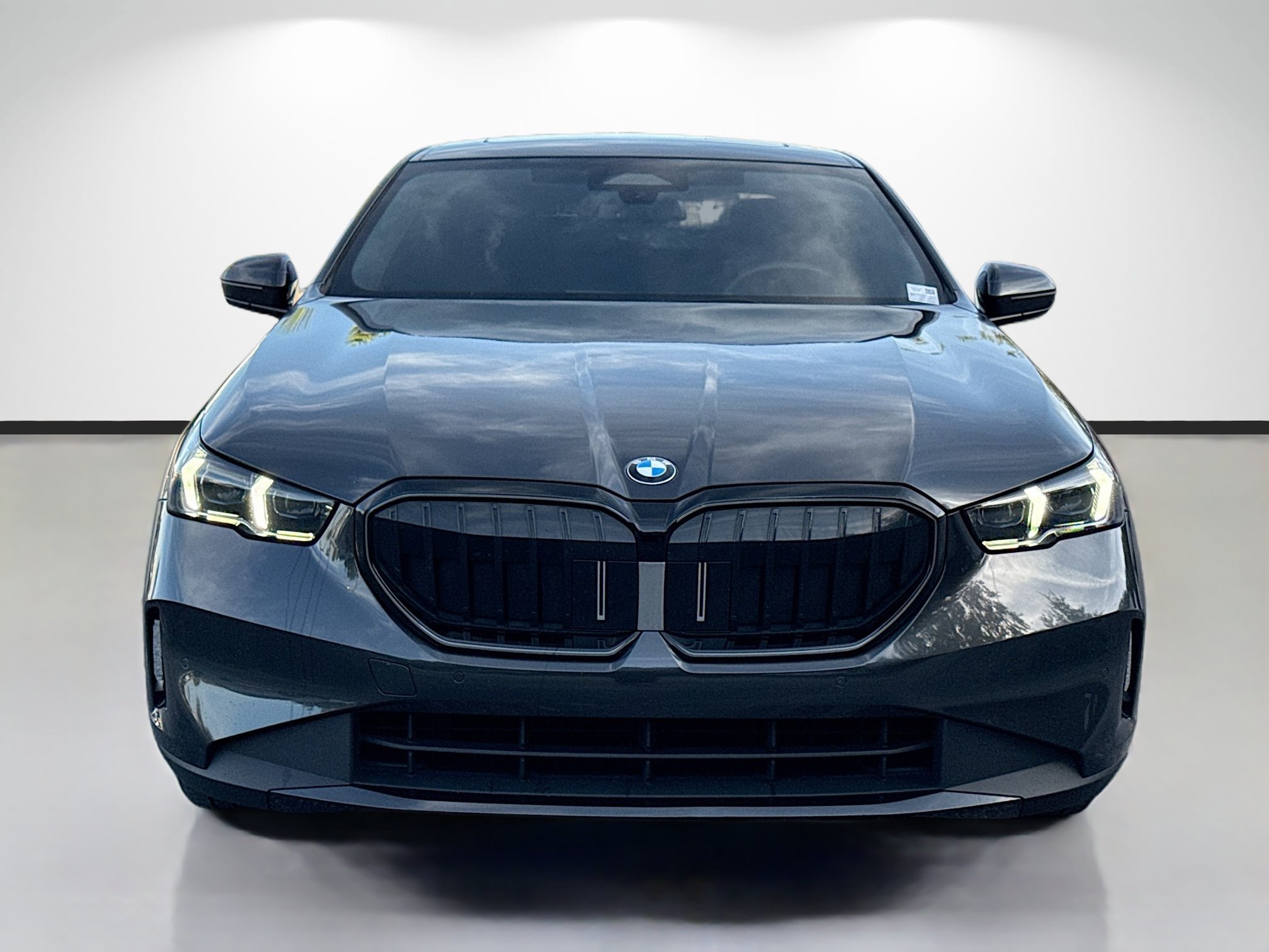 Used 2024 BMW 530i w/ Convenience Package RWD image 8