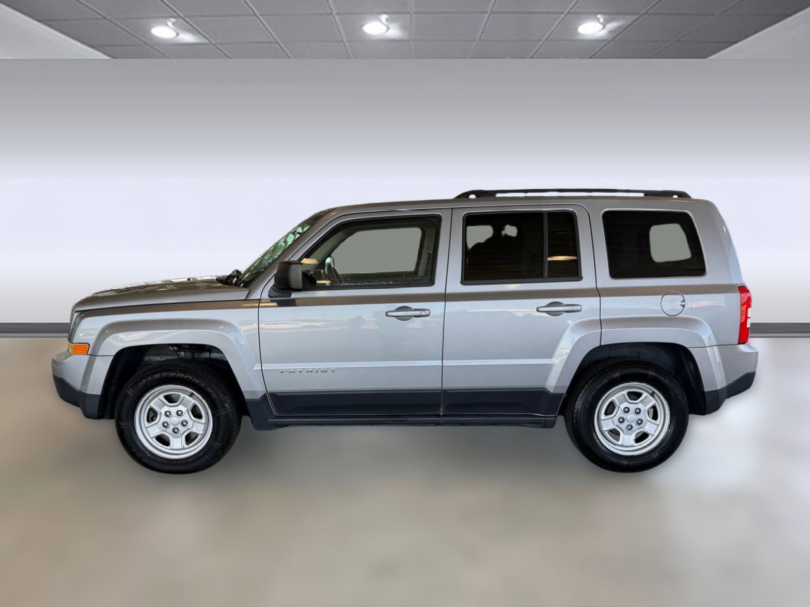 Used 2015 Jeep Patriot Sport w/ Power Value Group FWD image 2