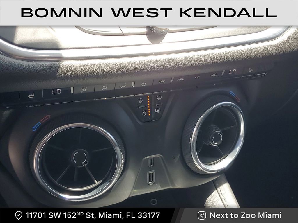 Used 2020 Chevrolet Blazer LT image 27