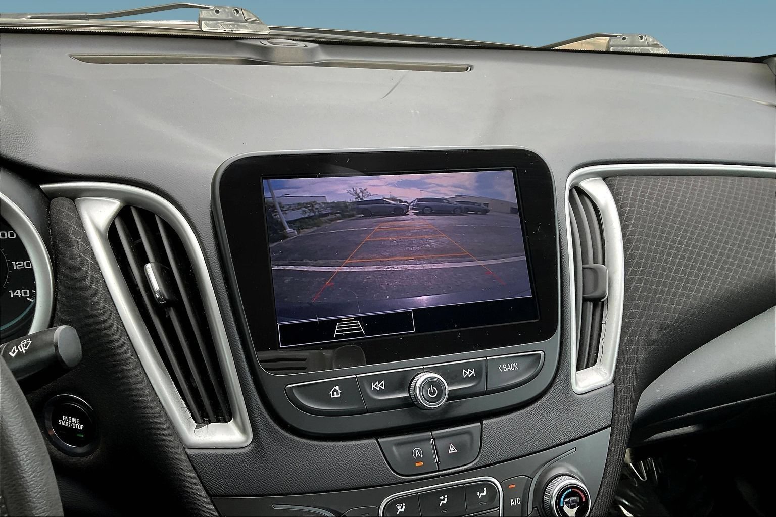 Used 2022 Chevrolet Malibu LT FWD image 14