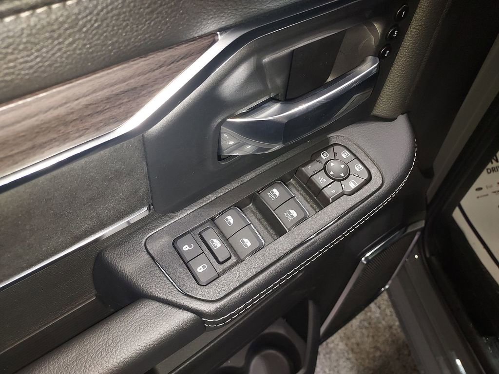 New 2026 RAM 2500 Laramie w/ Night Edition AWD/4WD image 19