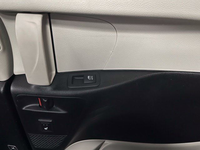 Used 2023 Chrysler Pacifica Limited FWD image 49