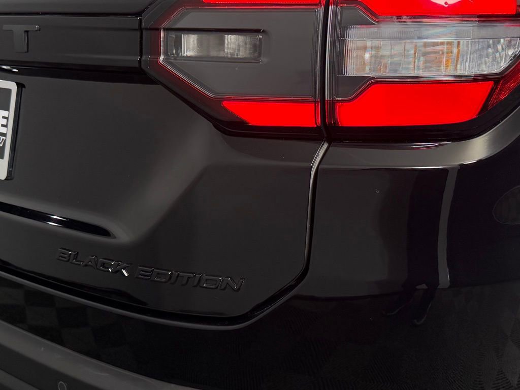 Used 2025 Honda Pilot Black Edition image 30