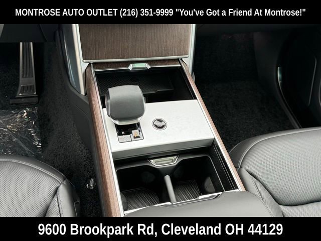 New 2025 Land Rover Range Rover SE image 16