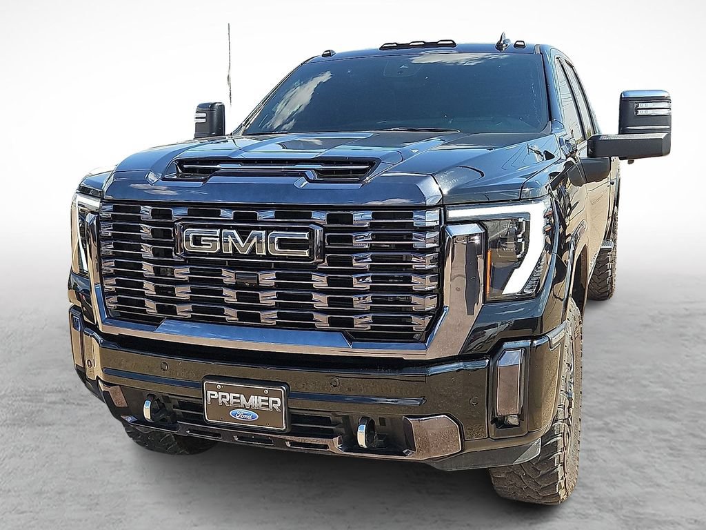 Used 2024 GMC Sierra 2500 Denali Ultimate AWD/4WD image 4