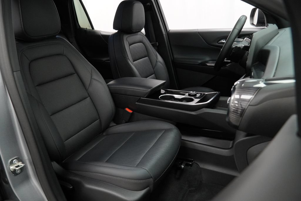 Used 2026 Chevrolet Equinox LT w/ Convenience Package II FWD image 45