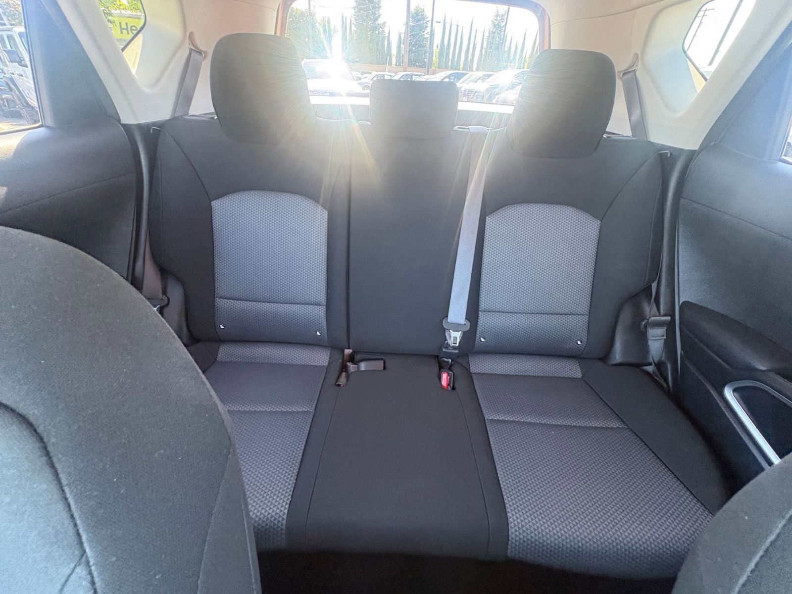 Used 2025 Kia Soul LX w/ LX Technology Package FWD image 36