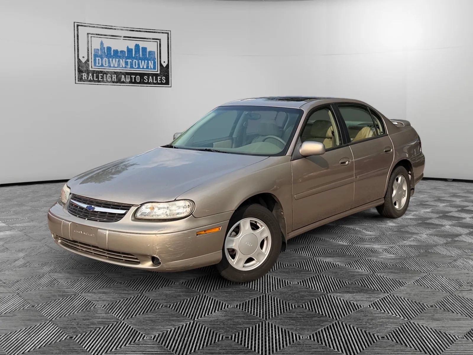Used 2000 Chevrolet Malibu LS w/ Preferred Equipment Group 1 FWD image 2