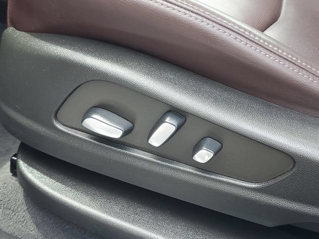 Used 2022 Cadillac XT6 Premium Luxury w/ LPO, Floor Liner Package AWD/4WD image 12