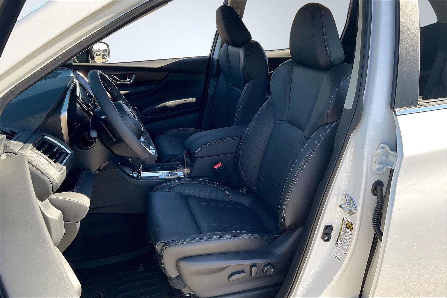 New 2025 Subaru Ascent Touring w/ Popular Package #2 image 9