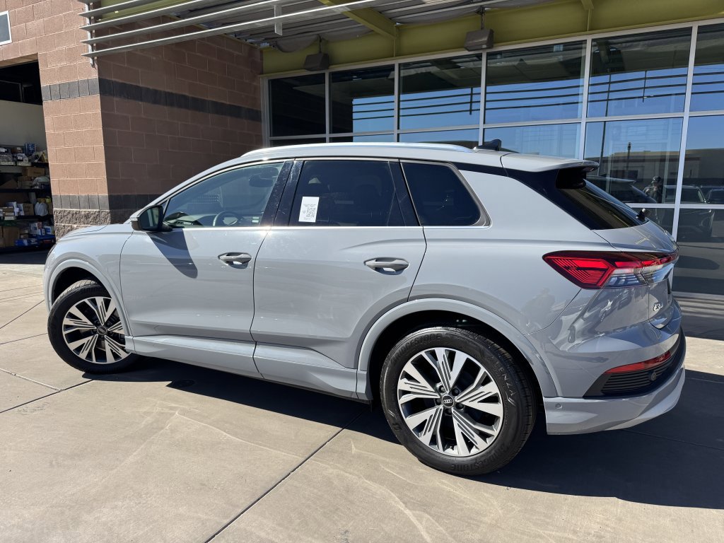 Used 2023 Audi Q4 e-tron Premium Plus w/ Premium Plus image 5