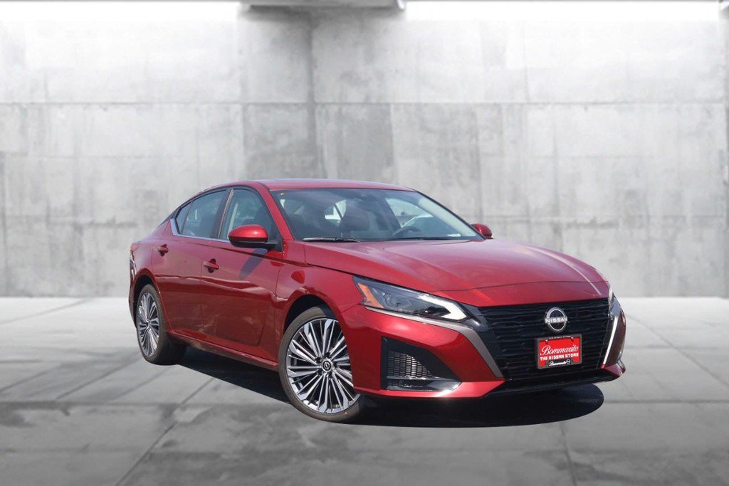 New 2026 Nissan Altima 2.5 SV w/ SV Premium Package AWD/4WD image 2