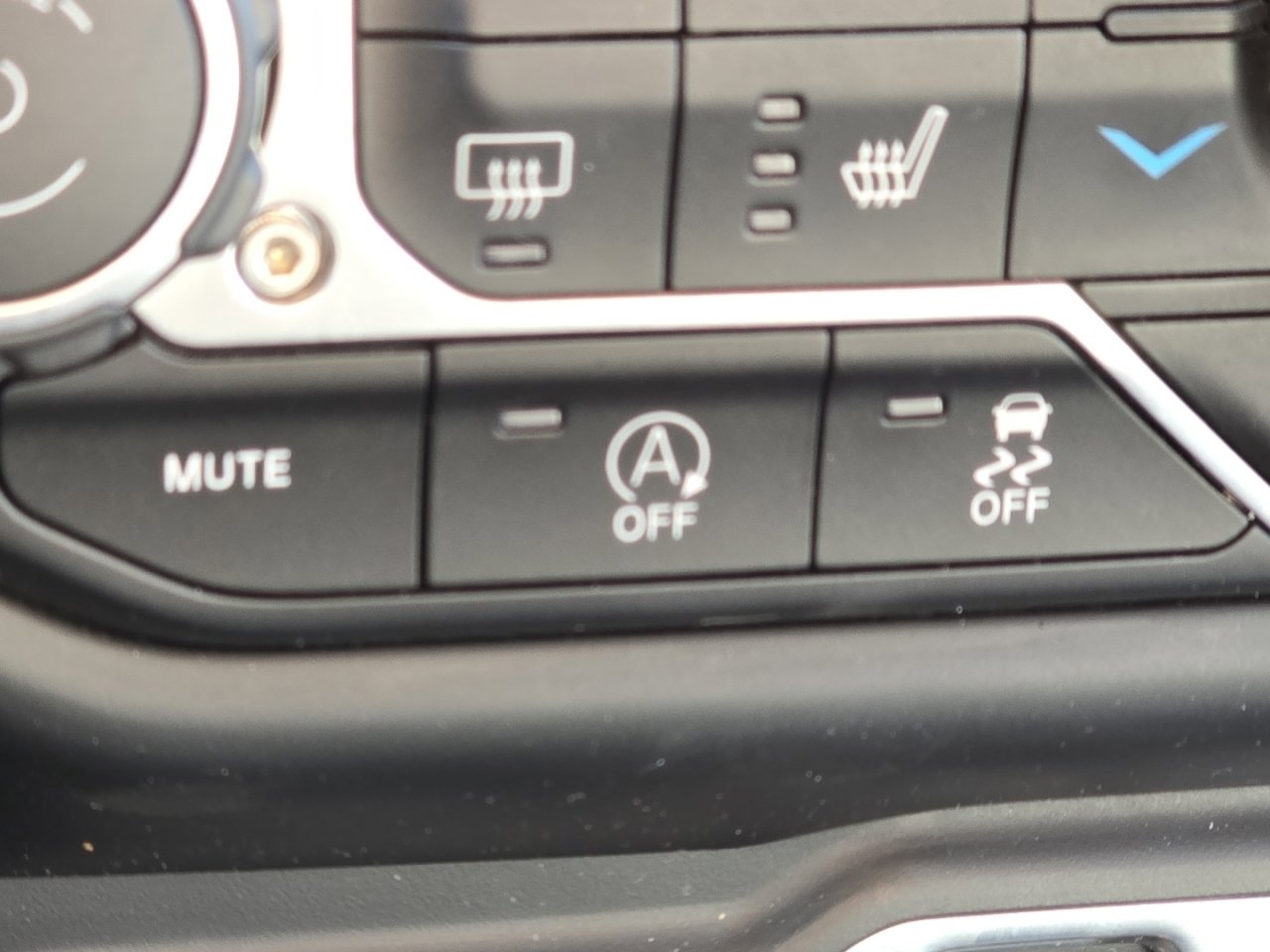 Used 2021 Jeep Gladiator Mojave w/ Dual Top Group image 7