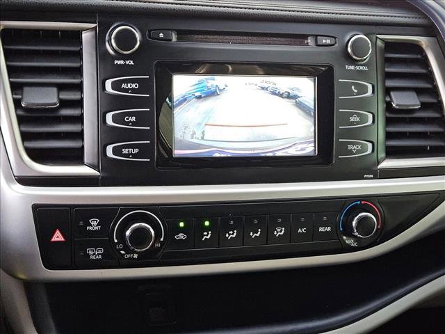 Used 2018 Toyota Highlander LE FWD image 8