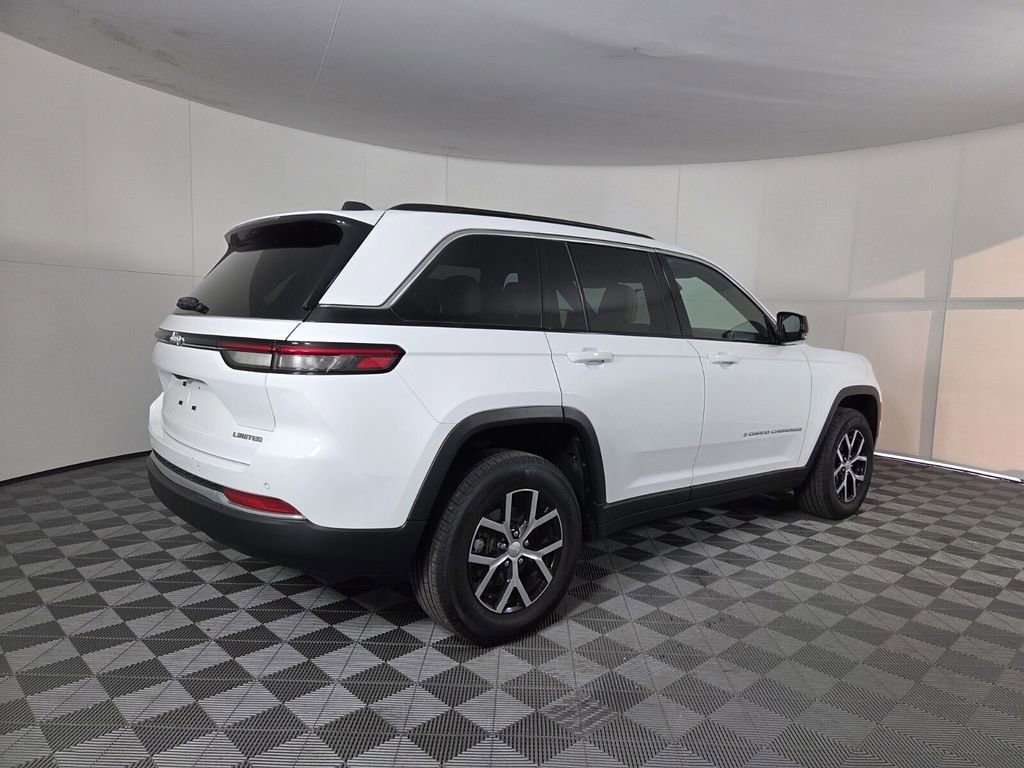 Certified 2025 Jeep Grand Cherokee Limited image 5