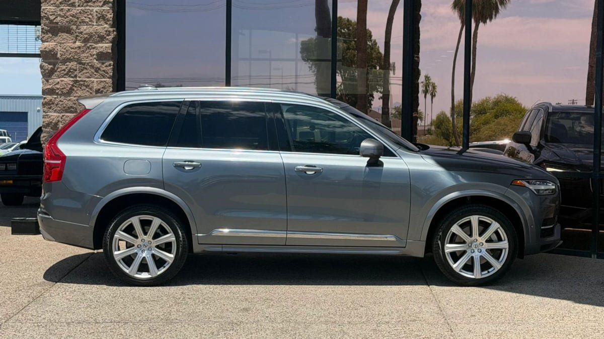 Used 2017 Volvo XC90 T8 Inscription w/ Luxury Package AWD/4WD image 18