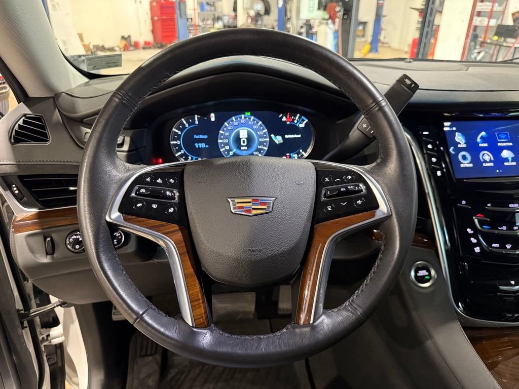 Used 2020 Cadillac Escalade Luxury AWD/4WD image 31