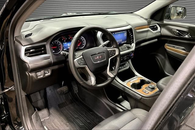 Used 2023 GMC Acadia SLE w/ Driver Convenience Package FWD image 15