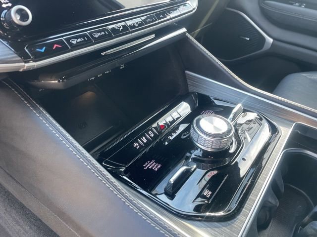 Used 2023 Jeep Wagoneer Series III w/ Rear Seat Video Group 1 image 11