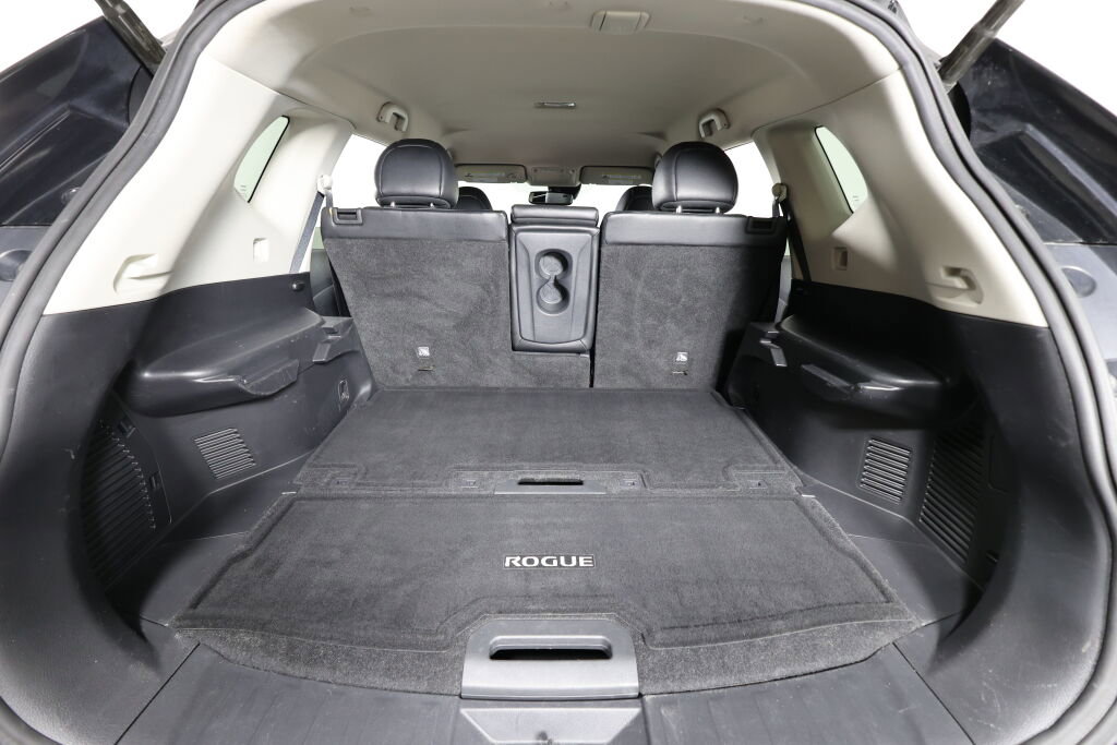 Used 2017 Nissan Rogue SL image 18