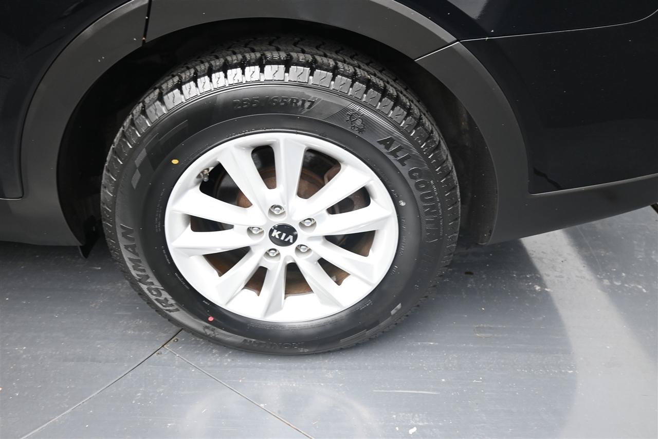 Used 2019 Kia Sorento L FWD image 17