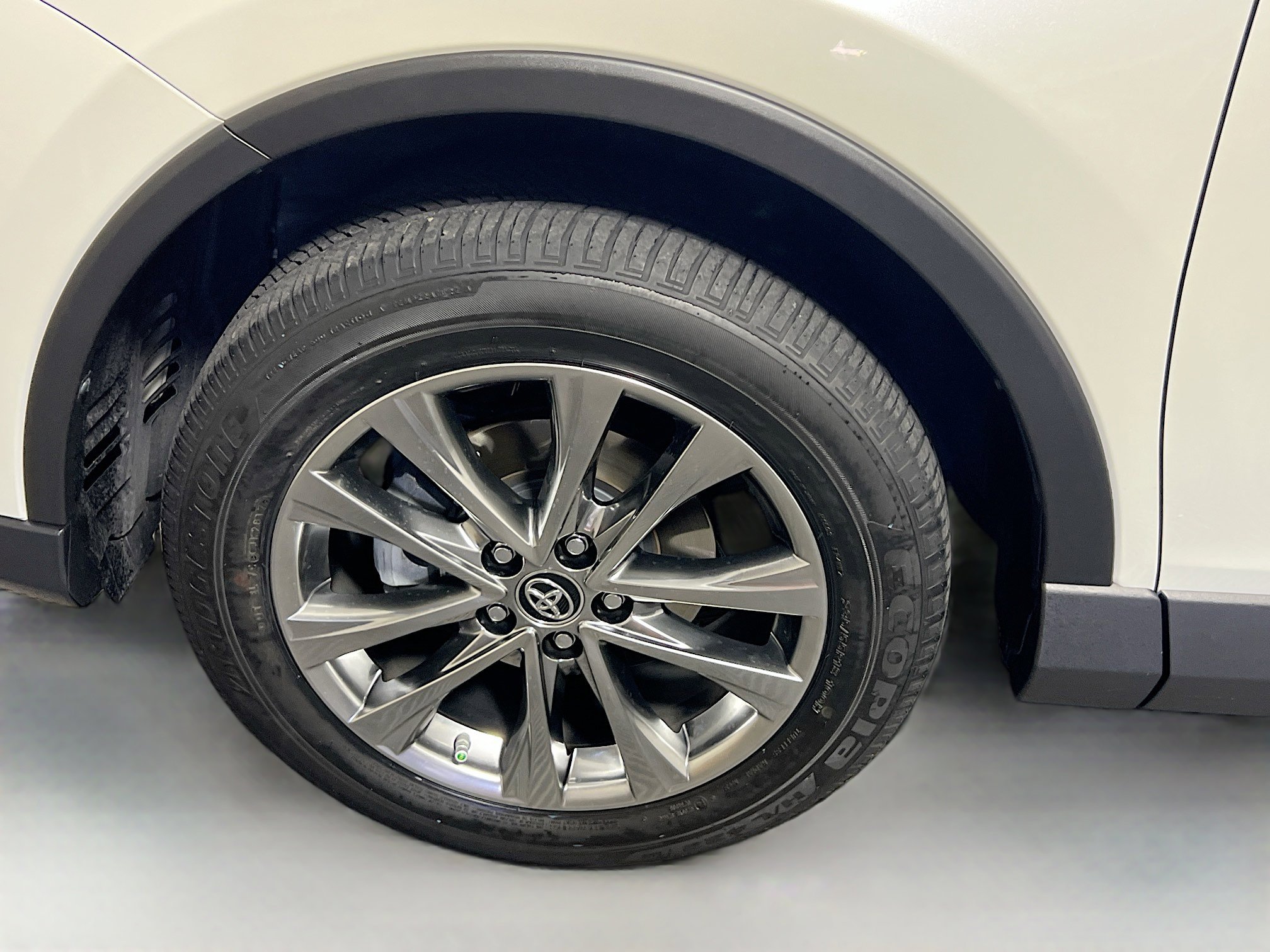 Used 2017 Toyota RAV4 Limited FWD image 13